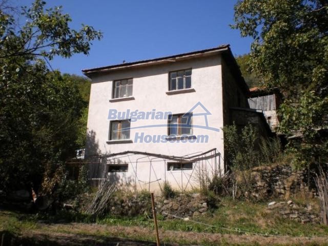 11313:3 - Large three-storey house in a lovely mountainous region