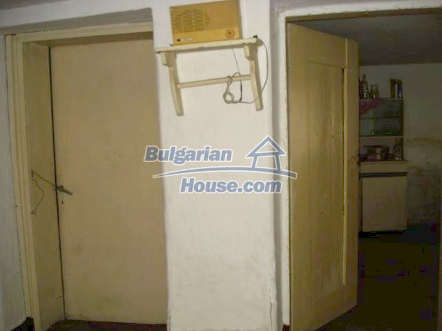 11321:4 - Spacious rural house with a large garden near Elhovo 
