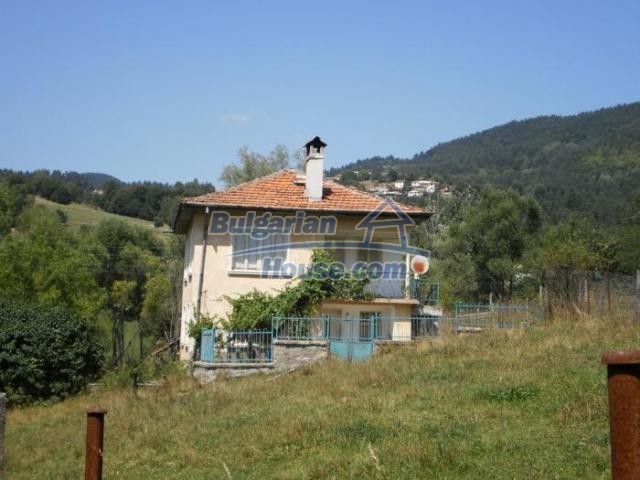 11364:2 - Sunny rural house in a mountainKardzhali region