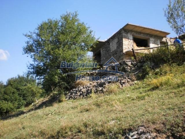 11387:1 - Rural house with stunning views near Kardzhali