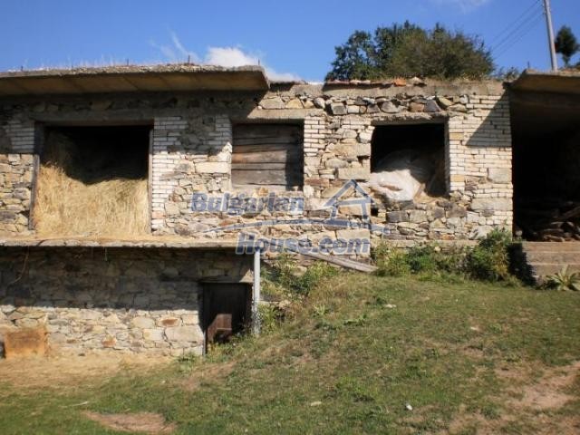 11387:5 - Rural house with stunning views near Kardzhali