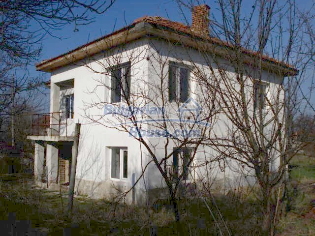 11417:3 - Sunny renovated rural house with a splendid garden - Elhovo