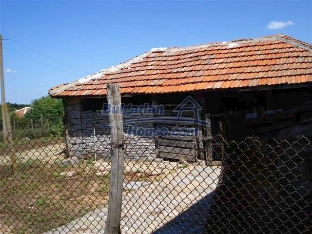 11473:24 - Incredible rural property with a huge garden 10 km from Elhovo