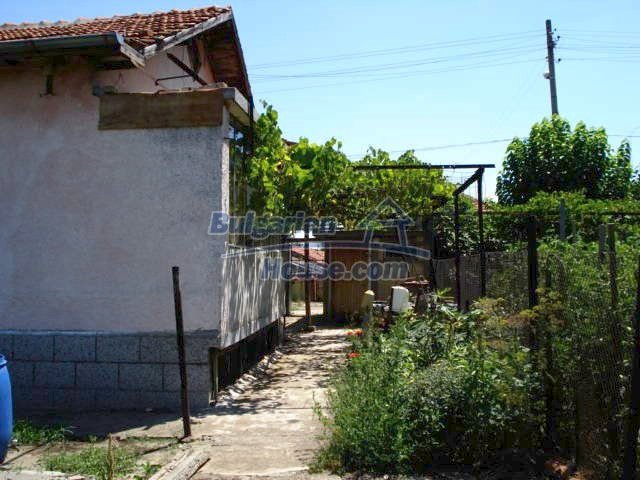 11478:3 - Beautiful and cheap house with a garden near Yambol