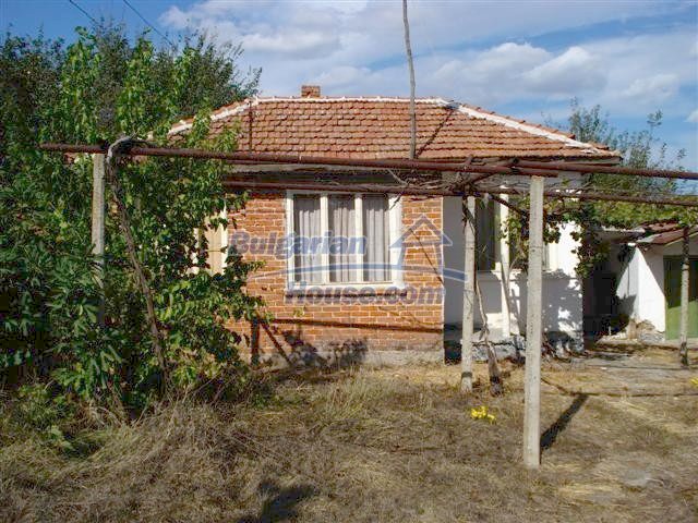 11497:2 - Cheap rural house with a large landscaped garden - Elhovo