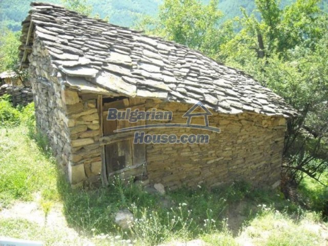 11522:9 - Rural house in a wondrous mountainous region near Kardzhali
