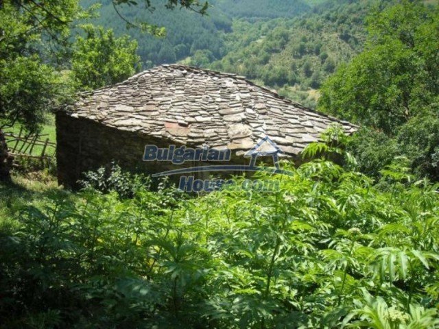 11522:11 - Rural house in a wondrous mountainous region near Kardzhali