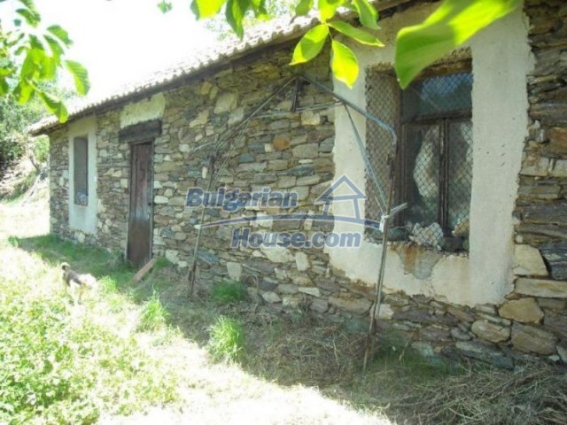 11522:15 - Rural house in a wondrous mountainous region near Kardzhali