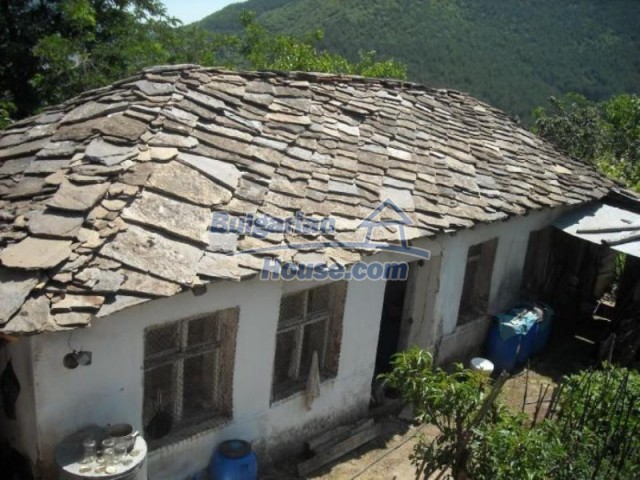 11522:18 - Rural house in a wondrous mountainous region near Kardzhali