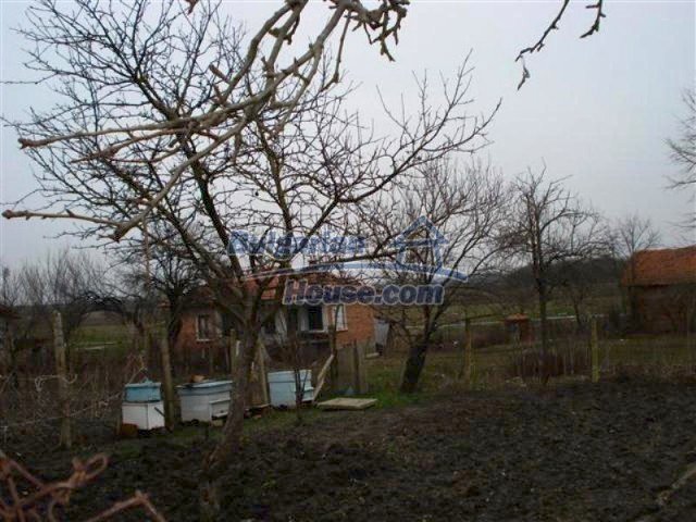 11607:17 - Cozy country house with a spacious garden near Elhovo