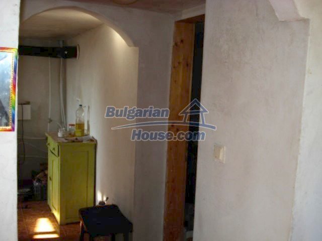 11672:12 - House with a spacious garden and a barbecue area in Elhovo town
