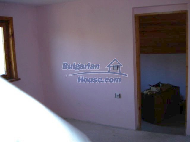 11672:24 - House with a spacious garden and a barbecue area in Elhovo town