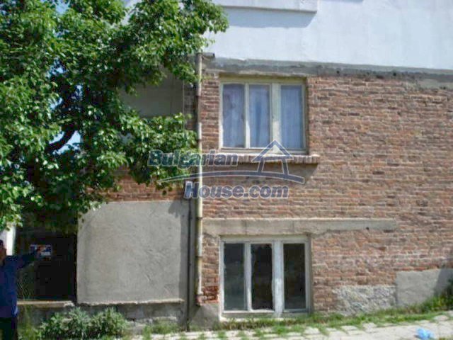 11817:1 - Cheap house near the town center of Elhovo – nice surroundings