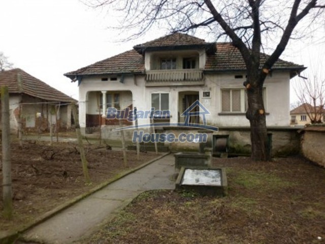 11825:1 - Spacious rural house near Vratsa with vast garden