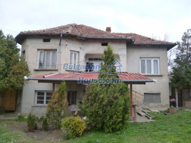12089:1 - Lovely cheap house 40 km from Vratsa near dam and hills