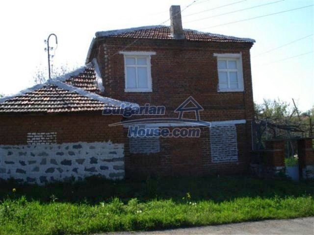 12098:1 - Rural Bulgarian house with big garden near Elhovo