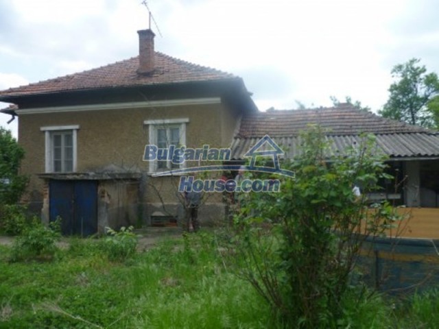 12104:1 - Nice Bulgarian house 15 km away from the Danube River - Montana