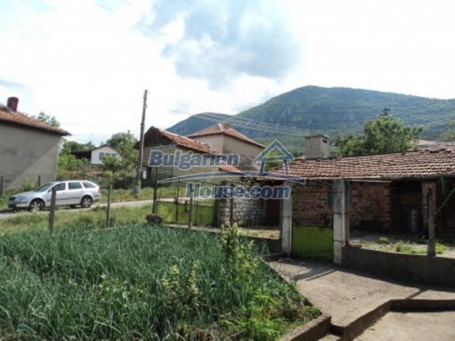 12118:9 - Bulgarian house in the mountains near Vratsa – fascinating views