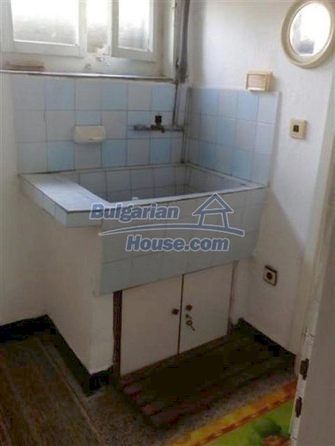 12135:7 - Spacious well presented Bulgarian house in Elhovo town