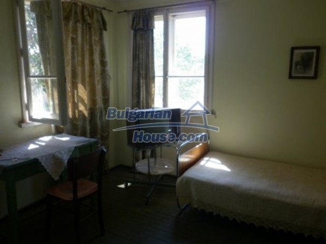 12202:10 - Very nice low-priced country house in Vratsa region