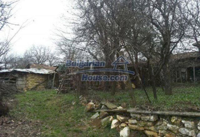 12209:6 - Cheap completed house with huge garden near Razgrad