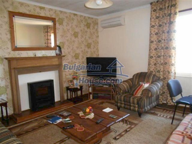 12275:23 - Attractive furnished house with swimming pool near Yambol 