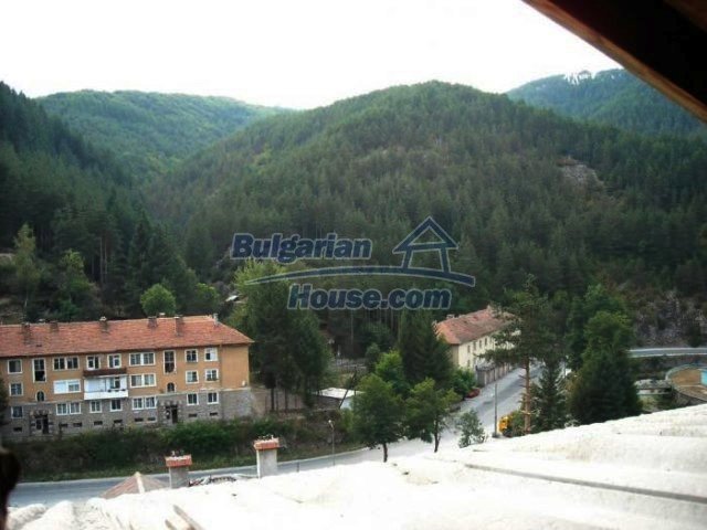 12298:25 - Bulgarian property suitable for hotel,large house,49km-Pamporovo