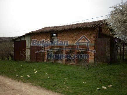 12299:11 - Big Bulgarian property for sale in Vratsa region with three gara