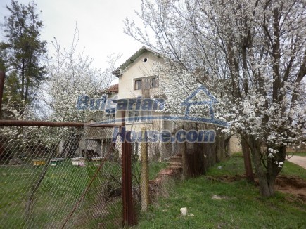 12299:4 - Big Bulgarian property for sale in Vratsa region with three gara