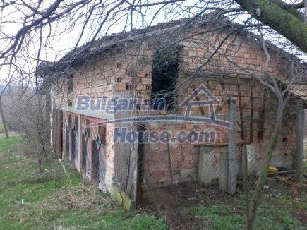 12299:17 - Big Bulgarian property for sale in Vratsa region with three gara