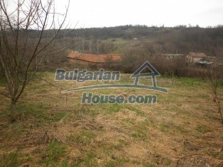 12299:19 - Big Bulgarian property for sale in Vratsa region with three gara