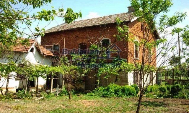 12346:1 - Brick Built Bulgarian house for sale near Vratsa-3000sq.m garden