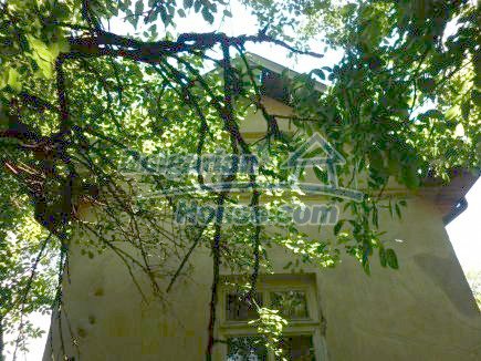 12449:10 - Bulgarian house in Vratsa region, near forest, 3700sq.m garden 