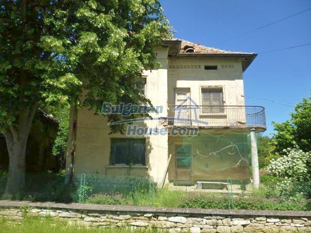 12452:1 - Bulgarian Property for sale 4km from Mezdra, Vratsa, big garden