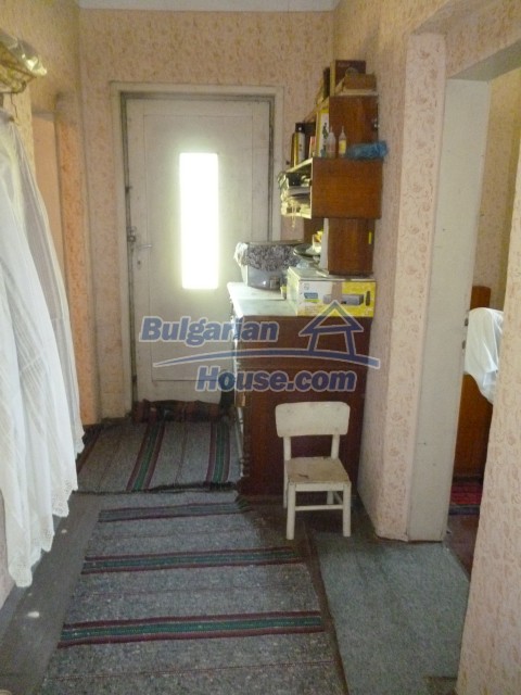 12452:24 - Bulgarian Property for sale 4km from Mezdra, Vratsa, big garden