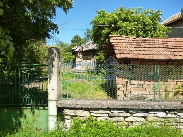 12452:29 - Bulgarian Property for sale 4km from Mezdra, Vratsa, big garden