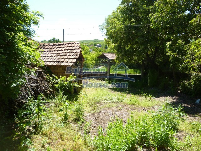 12452:31 - Bulgarian Property for sale 4km from Mezdra, Vratsa, big garden