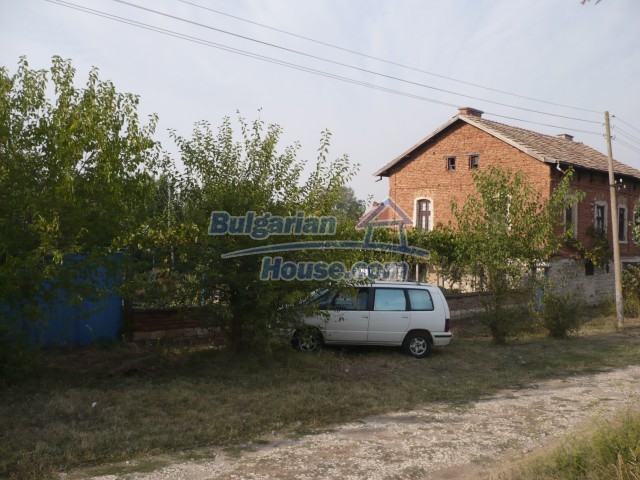 12346:9 - Brick Built Bulgarian house for sale near Vratsa-3000sq.m garden