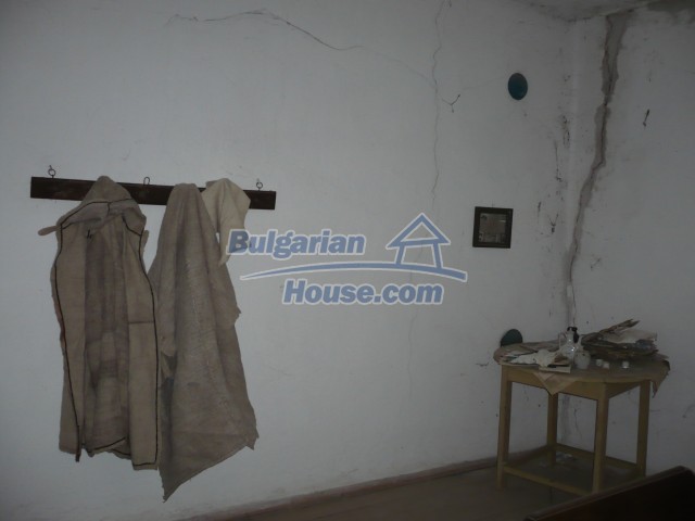 12346:20 - Brick Built Bulgarian house for sale near Vratsa-3000sq.m garden