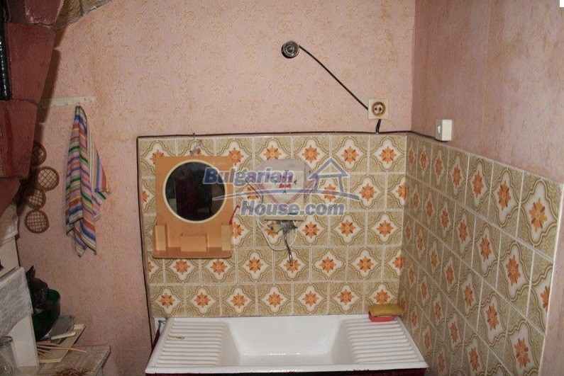 12489:13 - House in good condition for sale, 25km from Mezdra, Vratsa