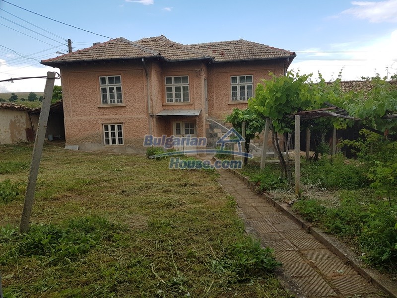 12754:3 - Buy a house in Konak and get  additional plot of land like a GIF