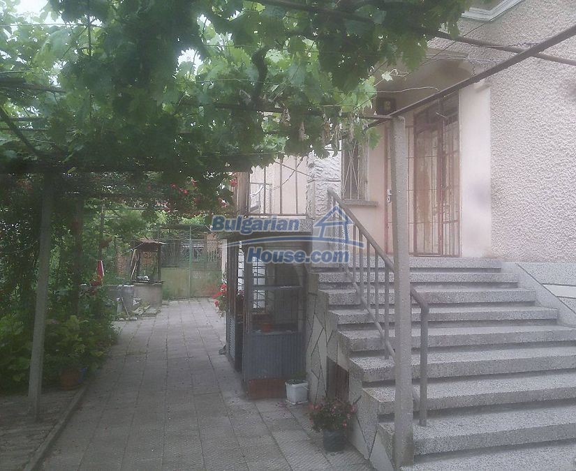 12530:2 - Cheap House between Plovdiv and Stara Zagora with vast garden