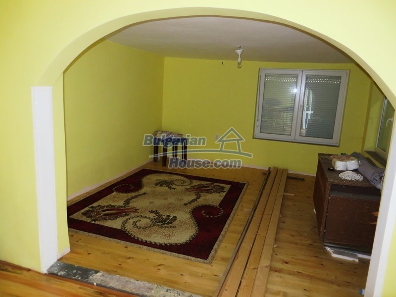 12592:2 - Partly renovated 3 bedrooms house 24 km from Veliko Tarnovo 