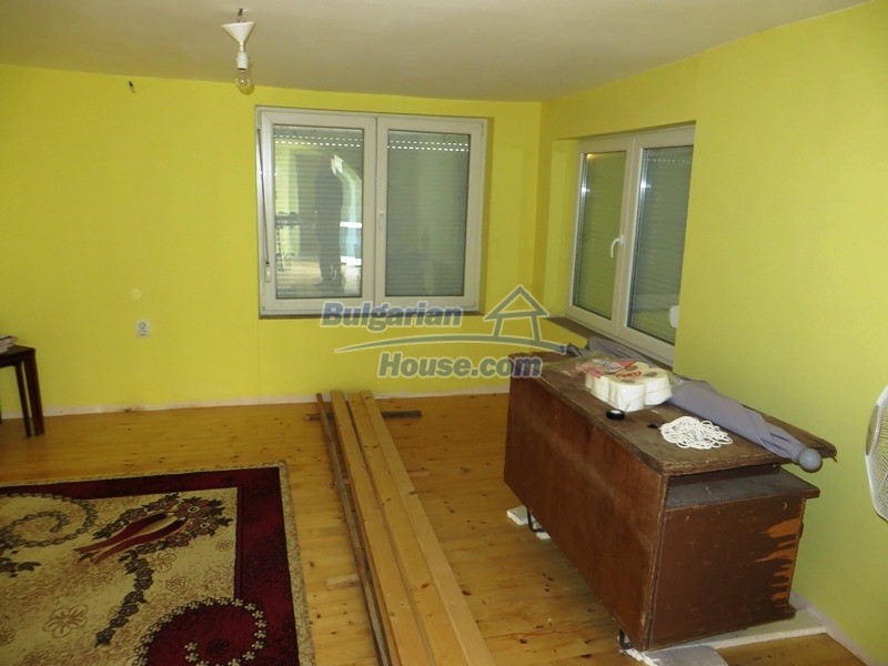 12592:3 - Partly renovated 3 bedrooms house 24 km from Veliko Tarnovo 