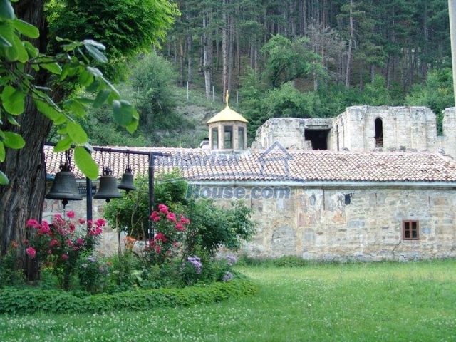 11054:22 - Bulgarian house near Sofia, incredible mountain views