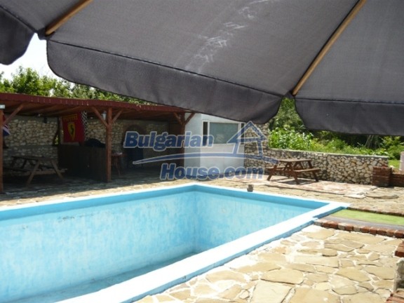 11847:14 - Lovely furnished house with swimming pool near Danube River