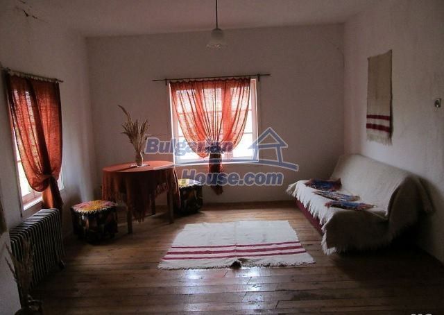 12728:2 - Bulgarian property for sale with marvellous views and big garden