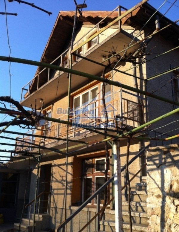 12028:3 - Gorgeous family house with a big yard near Stara Zagora