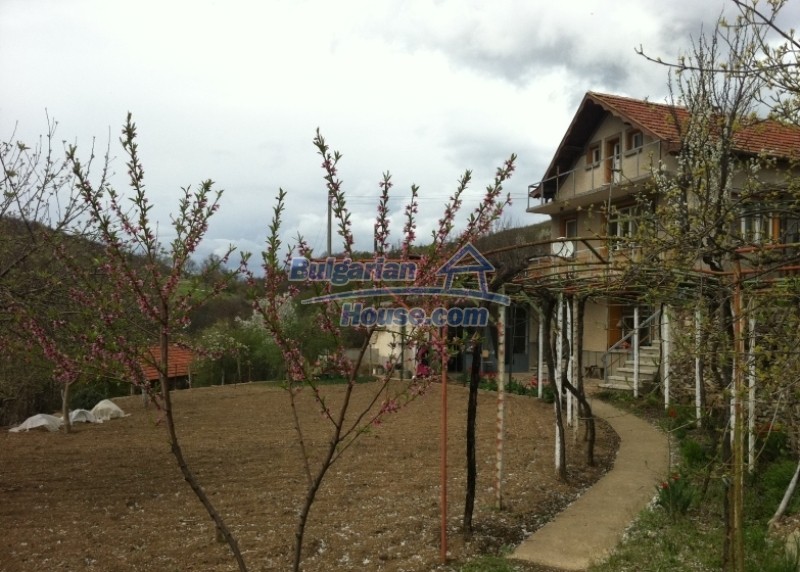 12028:2 - Gorgeous family house with a big yard near Stara Zagora