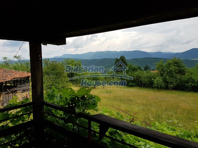 12769:49 - House for sale near Elena town with marvellous mountain views